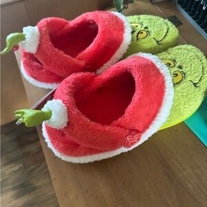 Grinch crocs